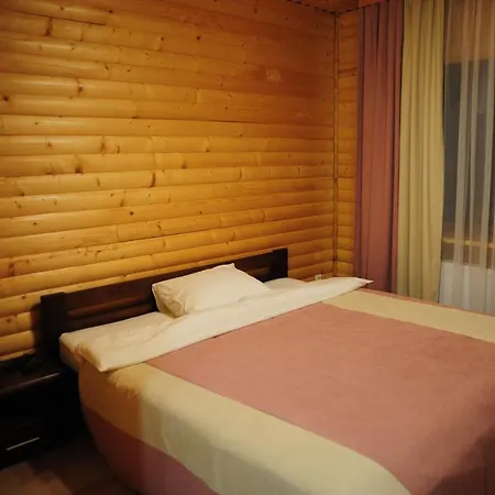 Луг Hotel Golovetsk